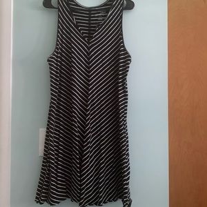 Black and White Universal Thread Dress Large